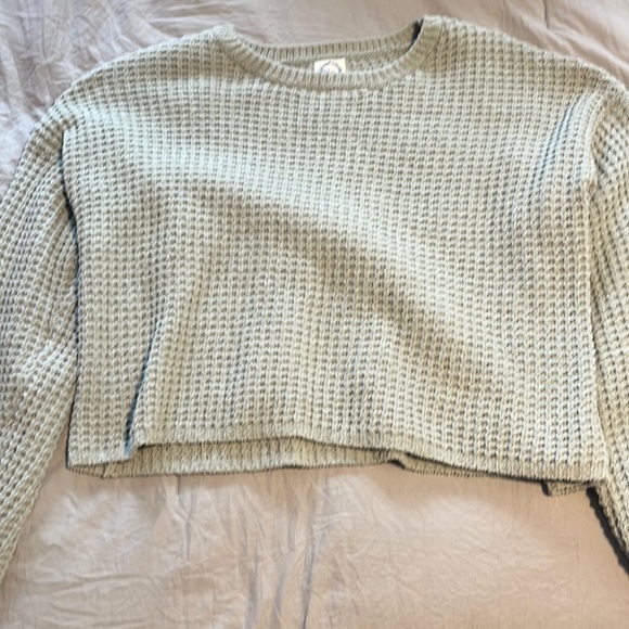 green sweater - Picture 1 of 1